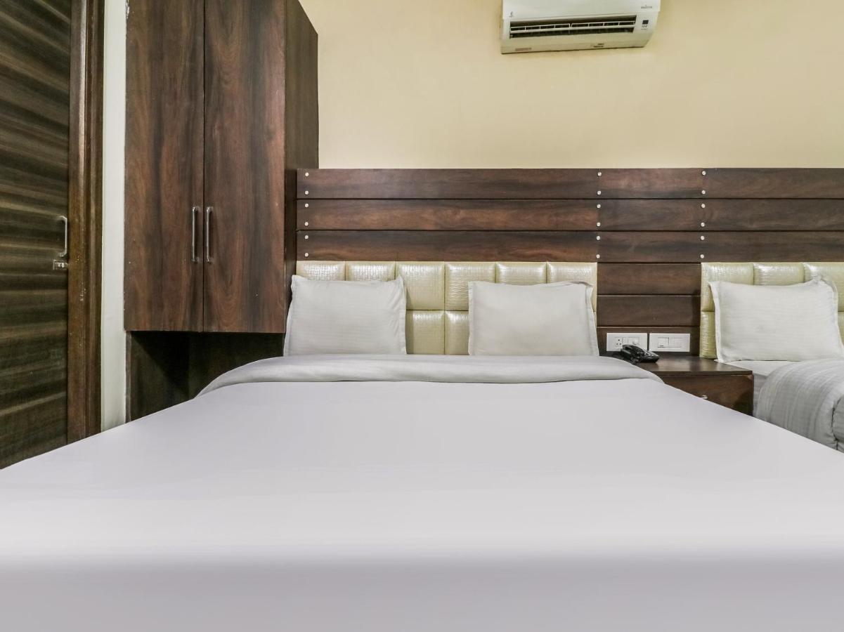 אמריצר Oyo 1977 Hotel Grand Galaxy מראה חיצוני תמונה