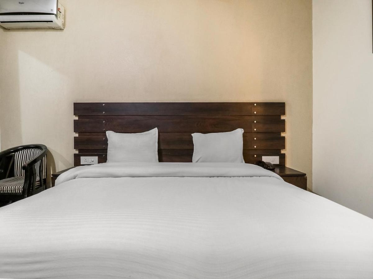 אמריצר Oyo 1977 Hotel Grand Galaxy מראה חיצוני תמונה