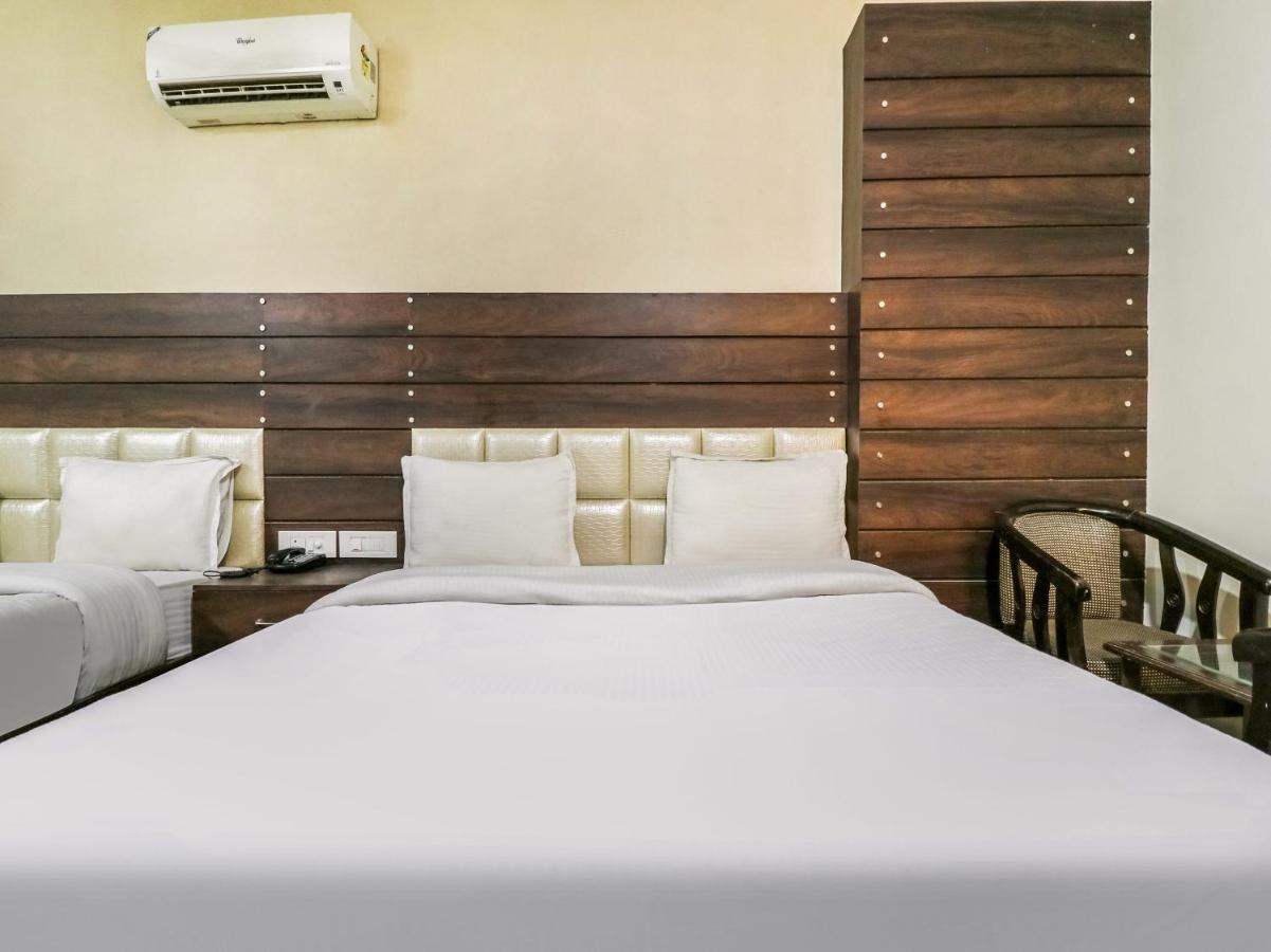 אמריצר Oyo 1977 Hotel Grand Galaxy מראה חיצוני תמונה