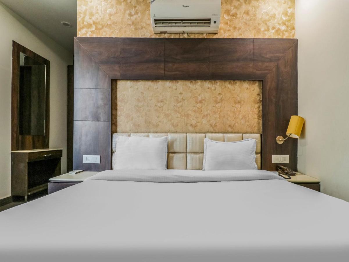 אמריצר Oyo 1977 Hotel Grand Galaxy מראה חיצוני תמונה