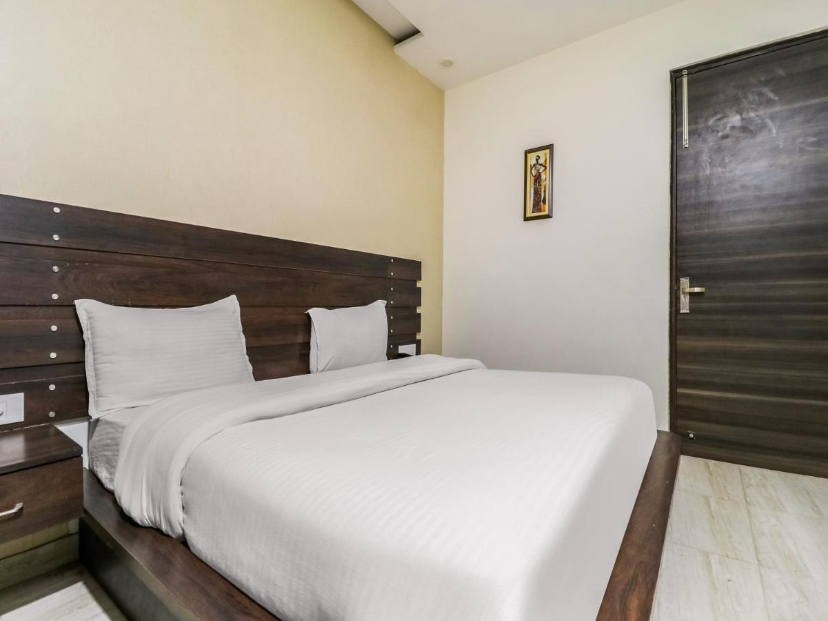 אמריצר Oyo 1977 Hotel Grand Galaxy מראה חיצוני תמונה